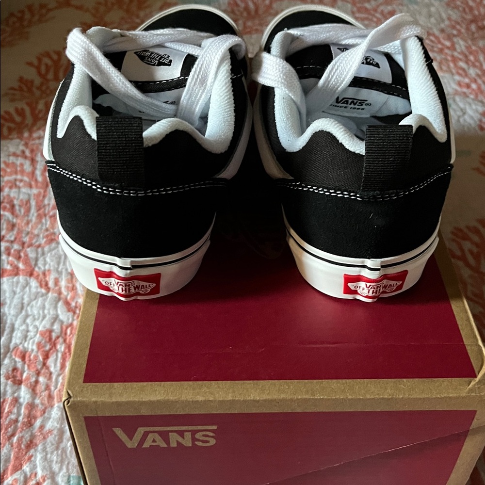 Vans Knu Skool Kids Sneakers - Black and White - Picture 3 of 8